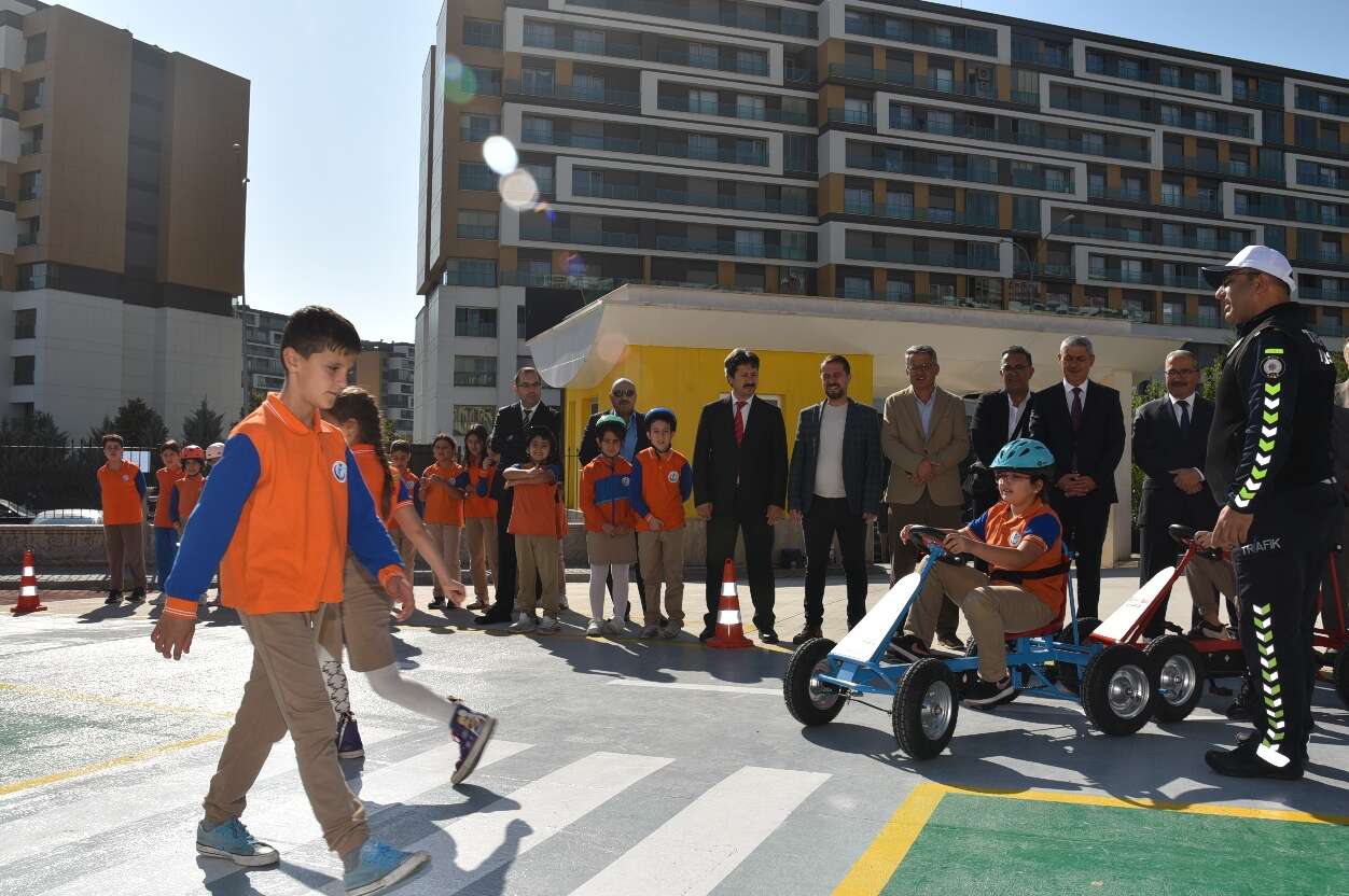 Minikler Konya’da trafiği yaşayarak öğrenecek 7